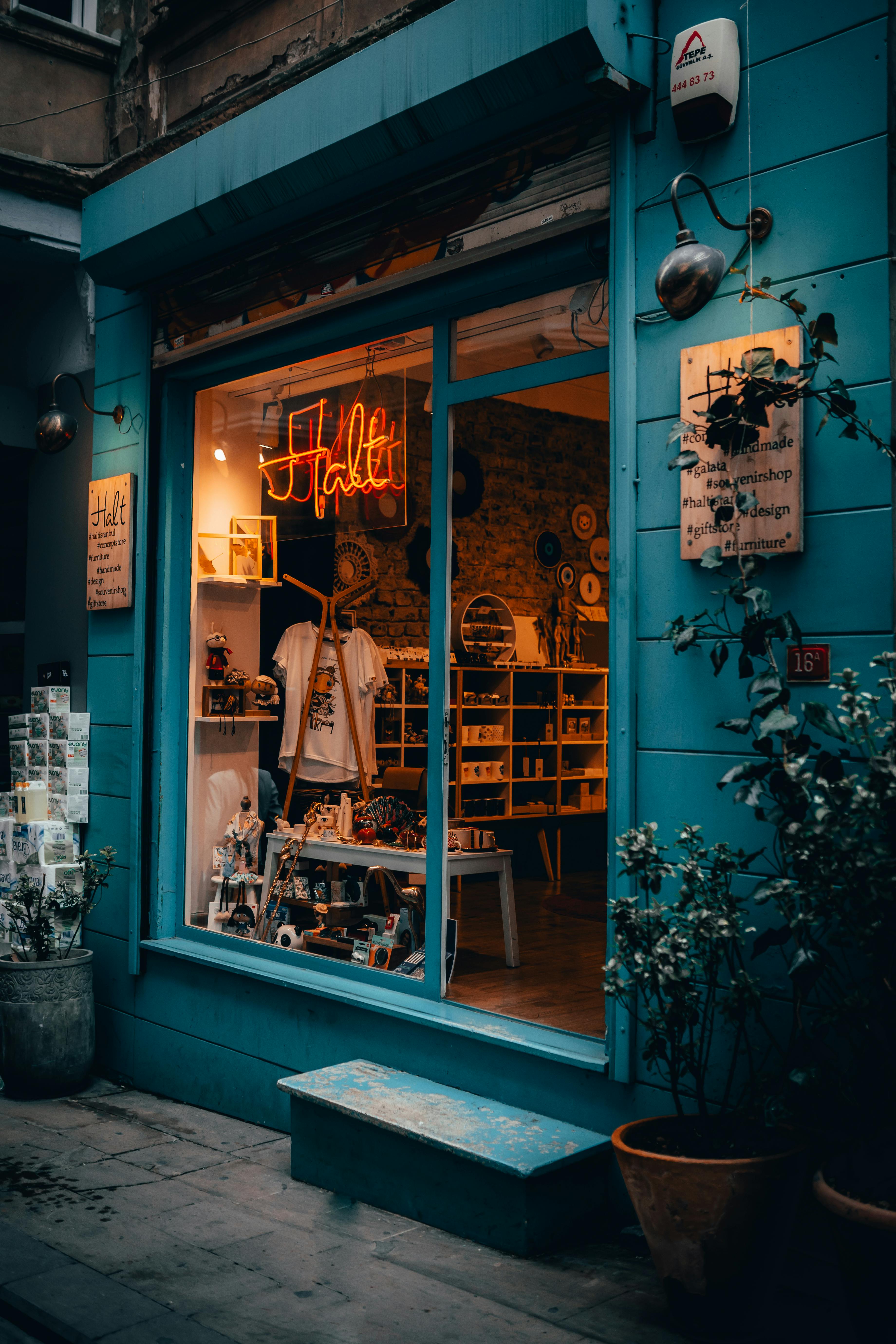 Retail Shop — Phoenix Palassio Mall